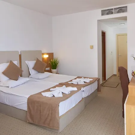 Fiesta M & Marlin Hotel 4*