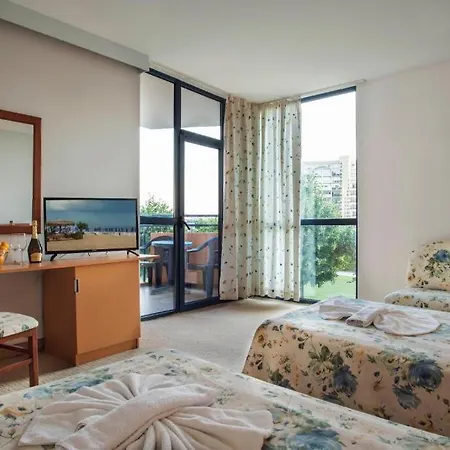 Fiesta M & Marlin Hotel 4*