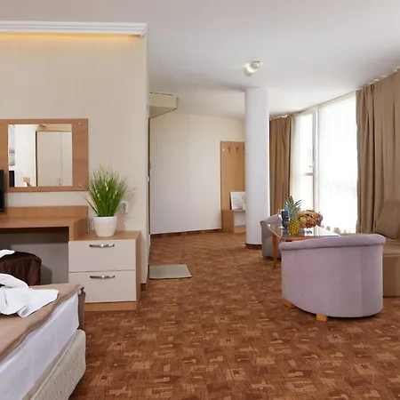 Fiesta M & Marlin 4* サニービーチ