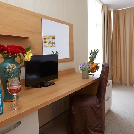 Fiesta M & Marlin 4* サニービーチ