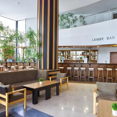 Fiesta M & Marlin 4* サニービーチ