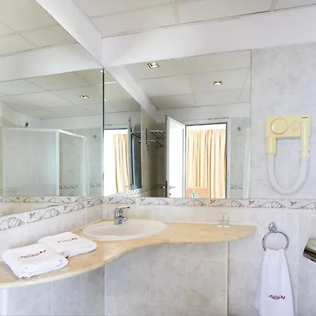 ホテル Fiesta M & Marlin サニービーチ