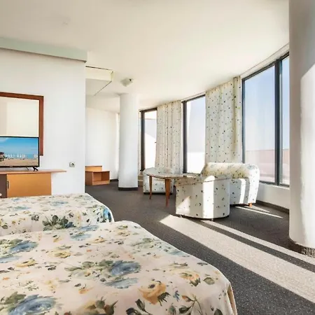 ホテル Fiesta M & Marlin