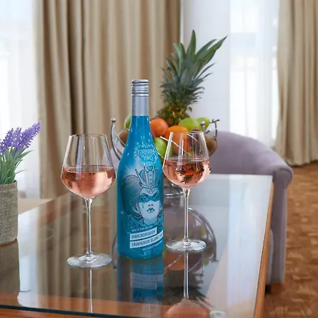 فندق Fiesta M & Marlin