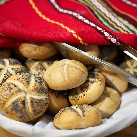 Fiesta M & Marlin ساني بيتش