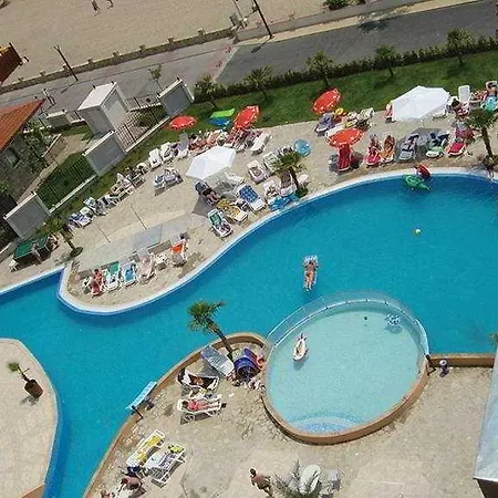 Fiesta M & Marlin فندق 4*